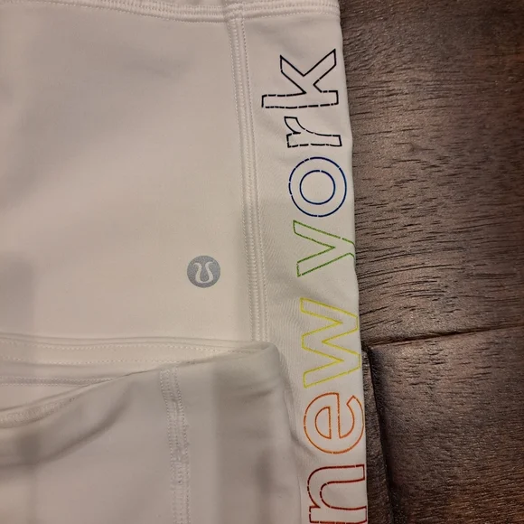 Lululemon White Capri Leggings With Colorful New York Emblem - Picture 3 of 6